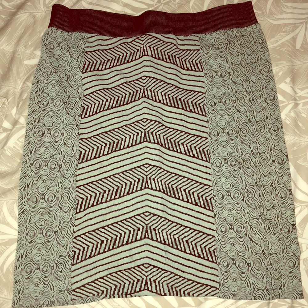 BCBG GENERATION LIGHT WEIGHT KNIT SKIRT